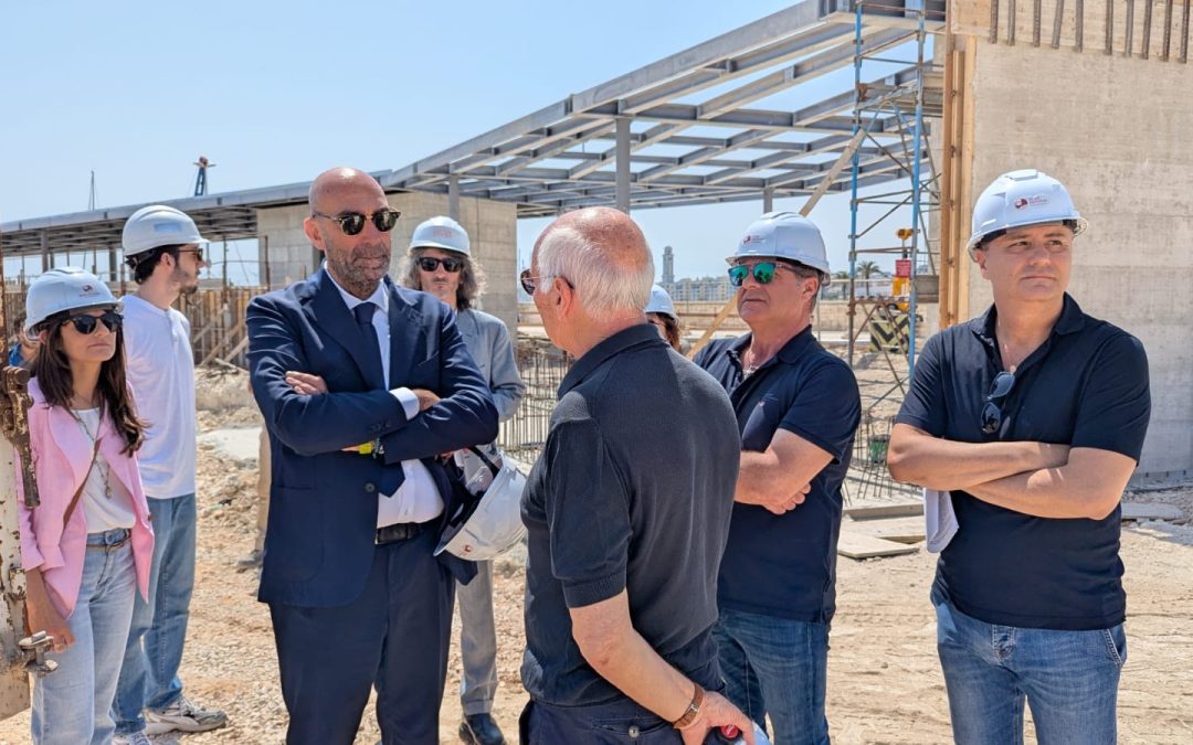 Questa mattina il sopralluogo del sindaco sul cantiere per la riqualificazione del molo Sant’Antonio