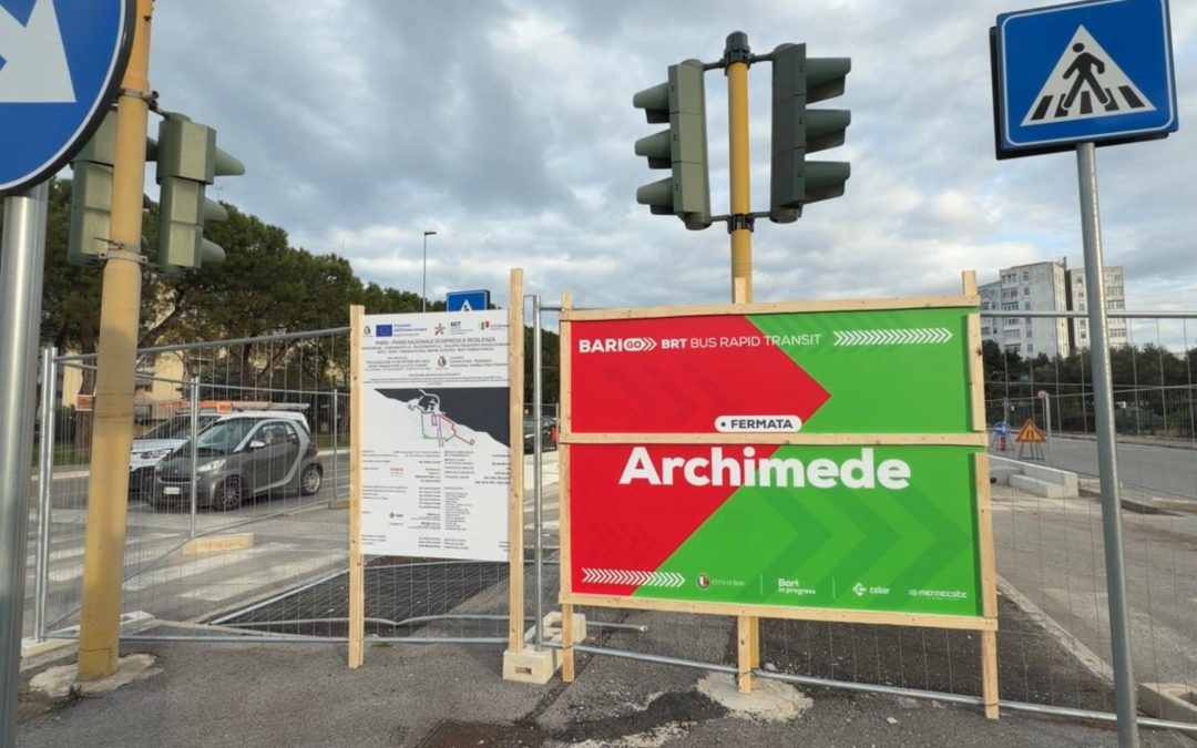 Cantiere per la realizzazione del sistema BRT: al via i lavori sulla carreggiata centrale di via Caldarola tra viale Archimede e via Loiacono