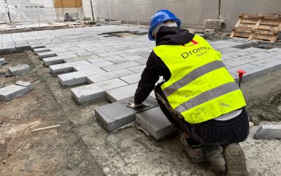 Bari, lavori in via Manzoni: al via la posa del basolato sul secondo isolato, completato il primo