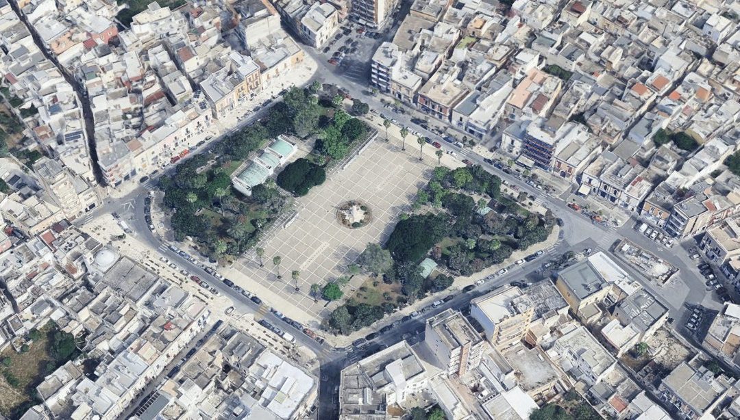 Lavori di riqualificazione di piazza Umberto a Carbonara: domani ripartono i lavori. Ottenuto dalla Regione Puglia l’anticipo del finanziamento da 1,5 milioni di euro per il secondo stralcio della fognatura pluviale